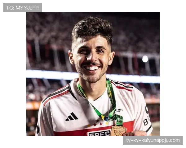 AC米兰换帅引发战术崩溃危机，传统豪门陷入夺冠无望困境！